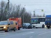 В Калининграде произошло ДТП с участием рейсового автобуса 