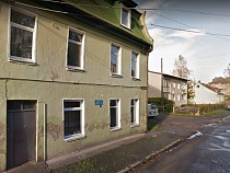 На расселение дома в Нестерове Алиханов выделил свыше 17 млн рублей 