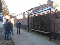 Новые остановочные павильоны в Советске не спасают от дождя