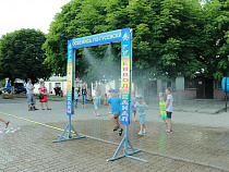 В Гусеве появилась арка, обливающая горожан водой