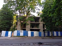 Алиханов рассказал о проекте в частично снесённом здании на проспекте Победы