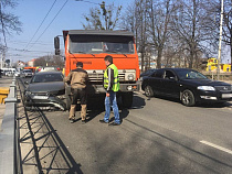 В Калининграде КАМАЗ задавил «японца»