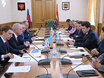 Главы Калининградской и Ульяновской областей задумались о наращивании сотрудничества