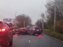 Огромный затор образовался на въезде в Калининград