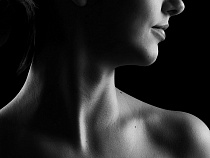 За жалобу в полицию на побои сожитель едва не задушил калининградку