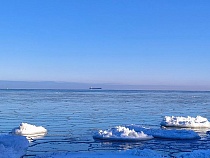 Сухогруз «Легенда» застрял перед Пионерским