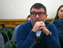 Гришковец рассказал о визите губернатора Алиханова на его семейный Новый год