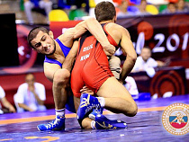 Победа за две минуты: калининградец выиграл золото европейского первенства по вольной борьбе