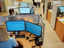 Под Зеленоградском застрял в болоте рыбак 