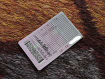 В Славске женщина-водитель без прав угодила в кювет