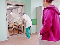 Пожилых врачей Калининграда предложили не лишать надбавок к пенсиям