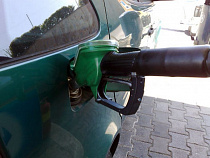 Водитель вырвал заправочный пистолет на АЗС (видео)