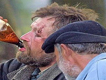 12% жителям России алкоголь пить нельзя