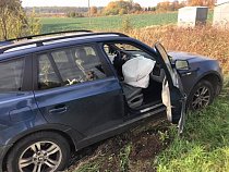 Девушки на БМВ не вписались в поворот 