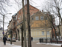 Сбивший год назад в Советске двух пенсионерок «Гольф» теперь наехал на собаку (видео)