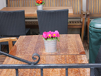 У посетителя ресторана на улице Борзова украли сумку с документами