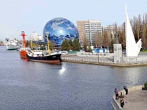 Шар в центре Калининграда заполнят сотнями кубометров воды