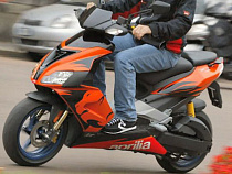 Ранее судимые подростки задержаны за кражу скутеров