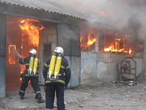 В Калининграде сгорел лакокрасочный цех