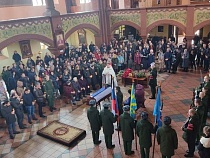 «Равен святым»: в Черняховске простились с бойцом ММА