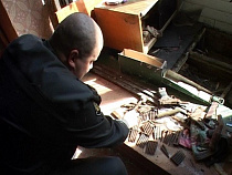 Под Калининградом во время ремонта в старом доме нашли пять ружей