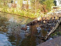 Прокуратура проверяет разлив нефти на улице Портовой