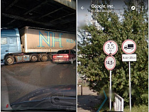 В Калининграде на Двухъярусном мосту застряла фура