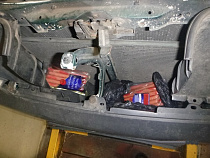 Калининградец спрятал в дверях «Тойоты» 115 кг польских сосисок и сыра