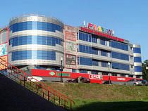 В ТЦ «Радуга» предпринимателя уличили* в левых Adidas, Reebok и Nike