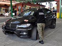 Калининградец попытался въехать в Польшу на машине, которая в прошлом году пропала во Франции
