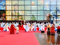 Красота с Янтарного комбината стала лицом грандиозного форума 