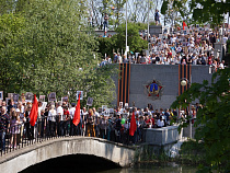 Мэрия Калининграда попросила захватить в “Бессмертный полк”... баян
