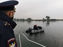 Полицейские поймали в Калининградском морском канале нарушителя