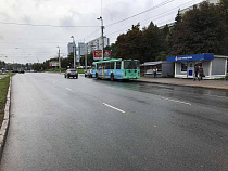 В троллейбусе «уронили» пенсионерку 