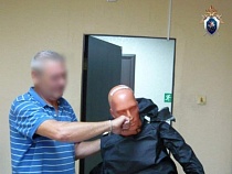 55-летний калининградец ударил кулаком по лицу полицейского