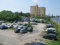 Фирму в Калининграде заставляют платить за незаконную автостоянку