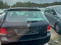 Немец спрятал номер машины от «гостеприимных» калининградцев 